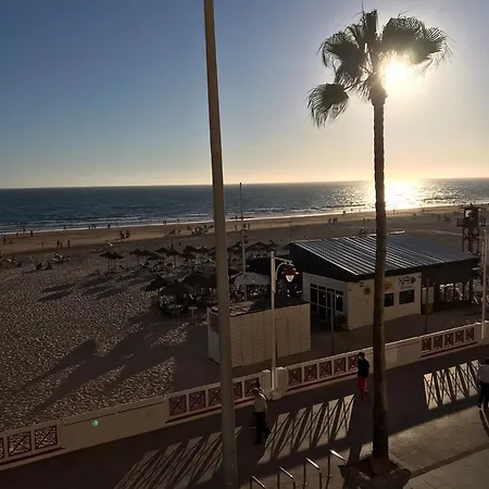 Mirando Al Mar Con Wifi Y Terraza 1ª Linea Playa דירה קדיז