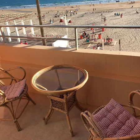 Lägenhet Mirando Al Mar Con Wifi Y Terraza 1ª Linea Playa Cádiz